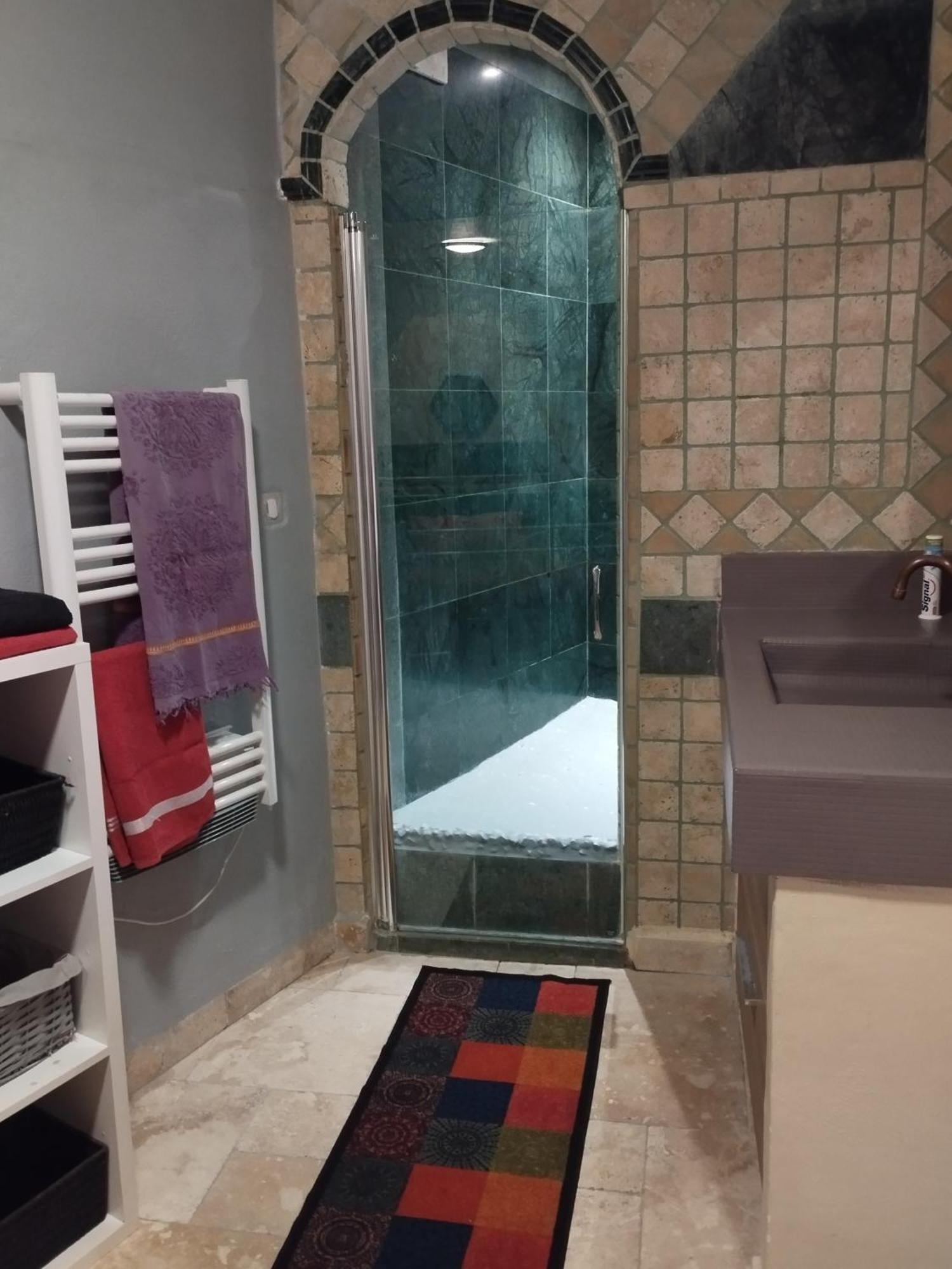 Tres Bel Appartement Cosy Et Chaleureux A Nîmes Eksteriør bilde