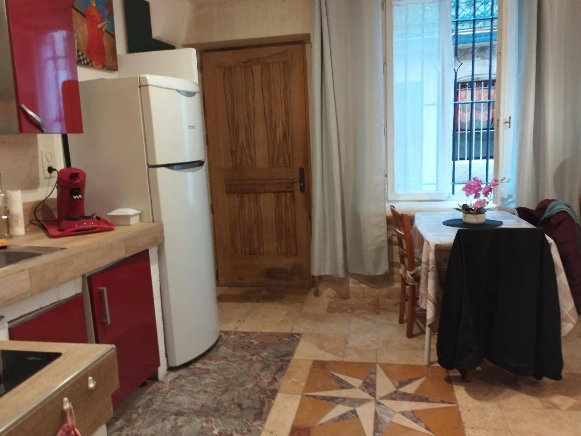Tres Bel Appartement Cosy Et Chaleureux A Nîmes Eksteriør bilde