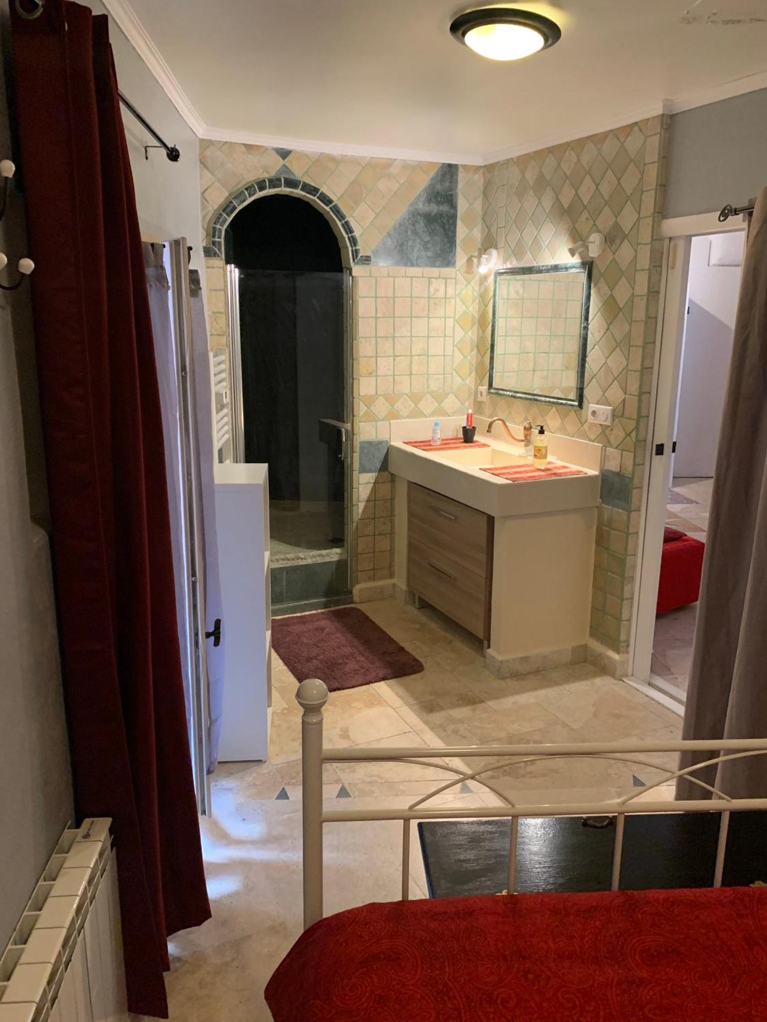 Tres Bel Appartement Cosy Et Chaleureux A Nîmes Eksteriør bilde